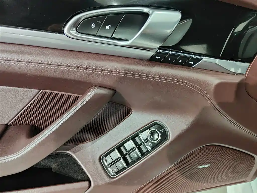 Porsche Panamera 2014 — фото 15