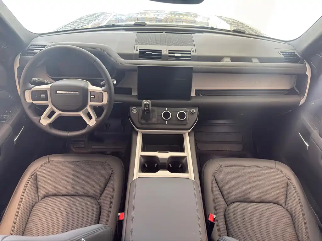 Land Rover Defender 2025 — фото 14
