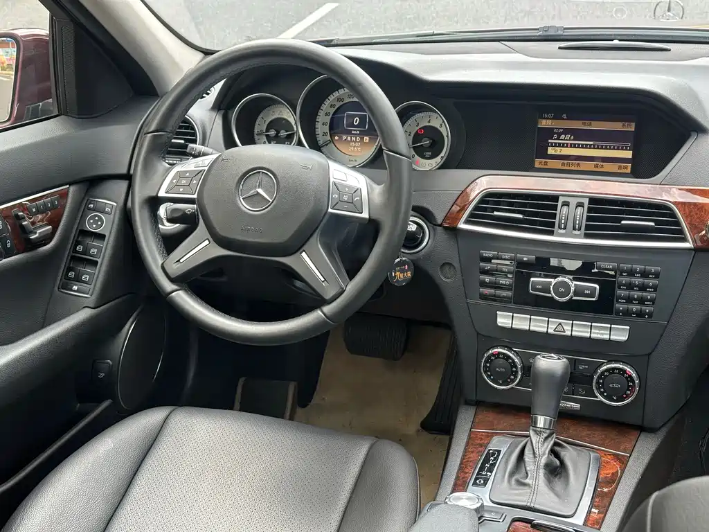 Mercedes-Benz C-Class 2012 — фото 11