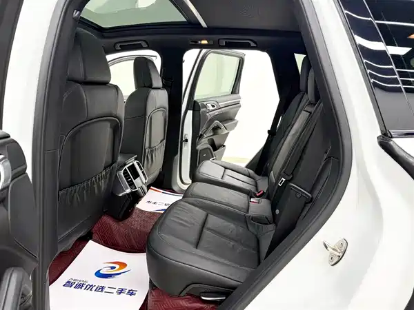 Porsche Cayenne 2011