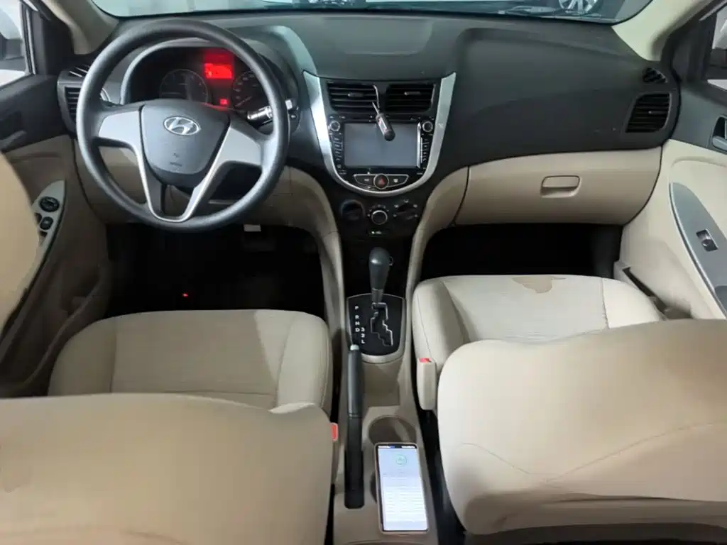 Hyundai Verna 2016 — фото 10