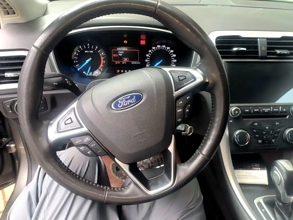 Ford Mondeo 2016 — фото 10