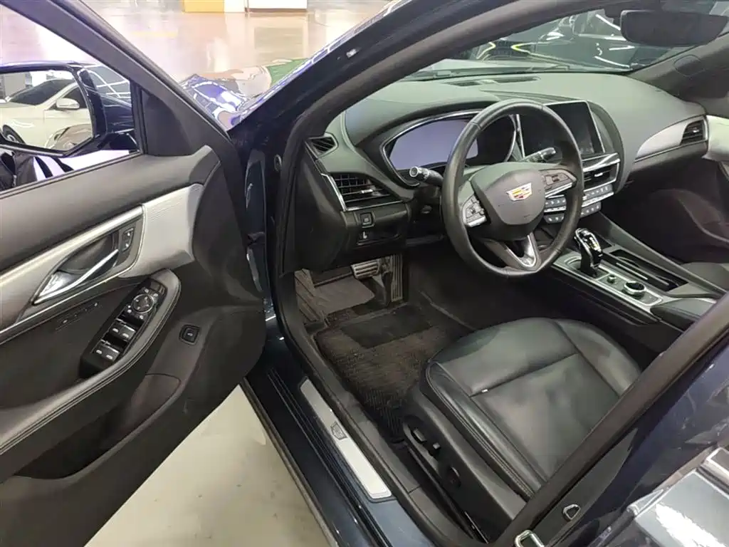 Cadillac CT5 2022 — фото 16
