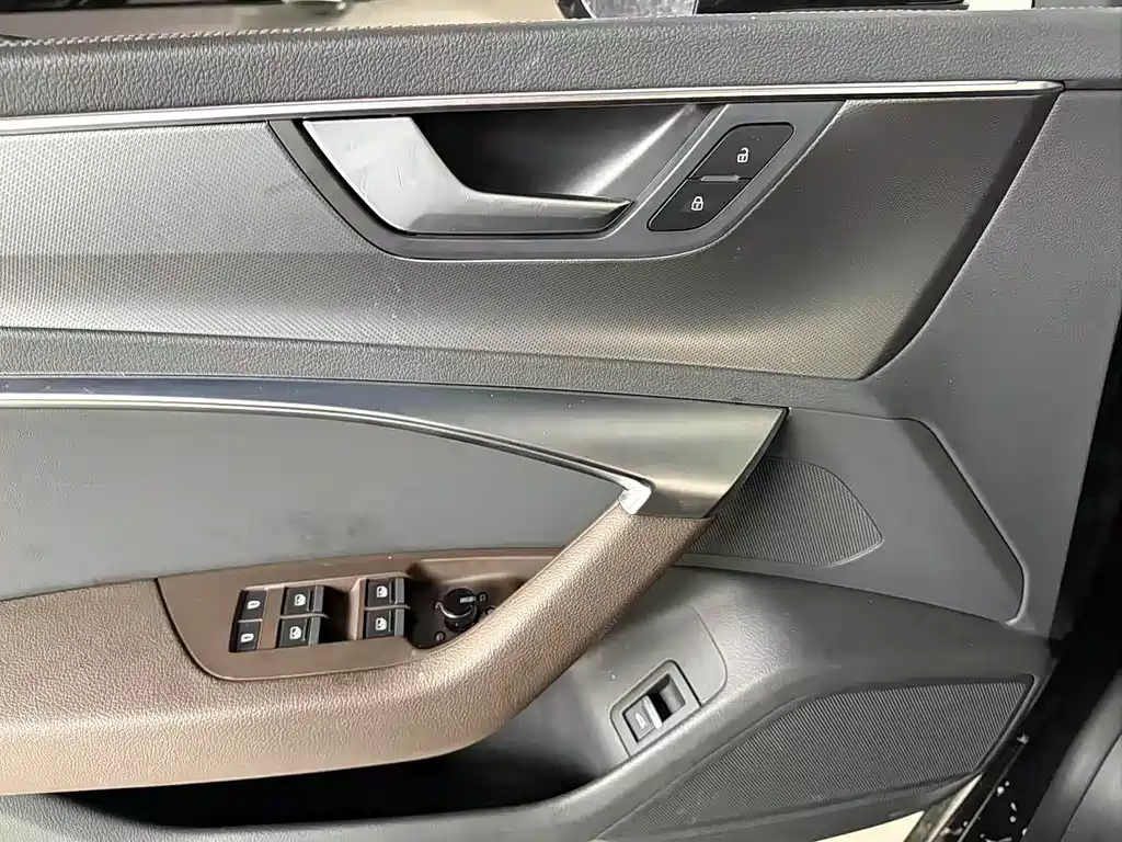 Audi A7L 2022 — фото 10