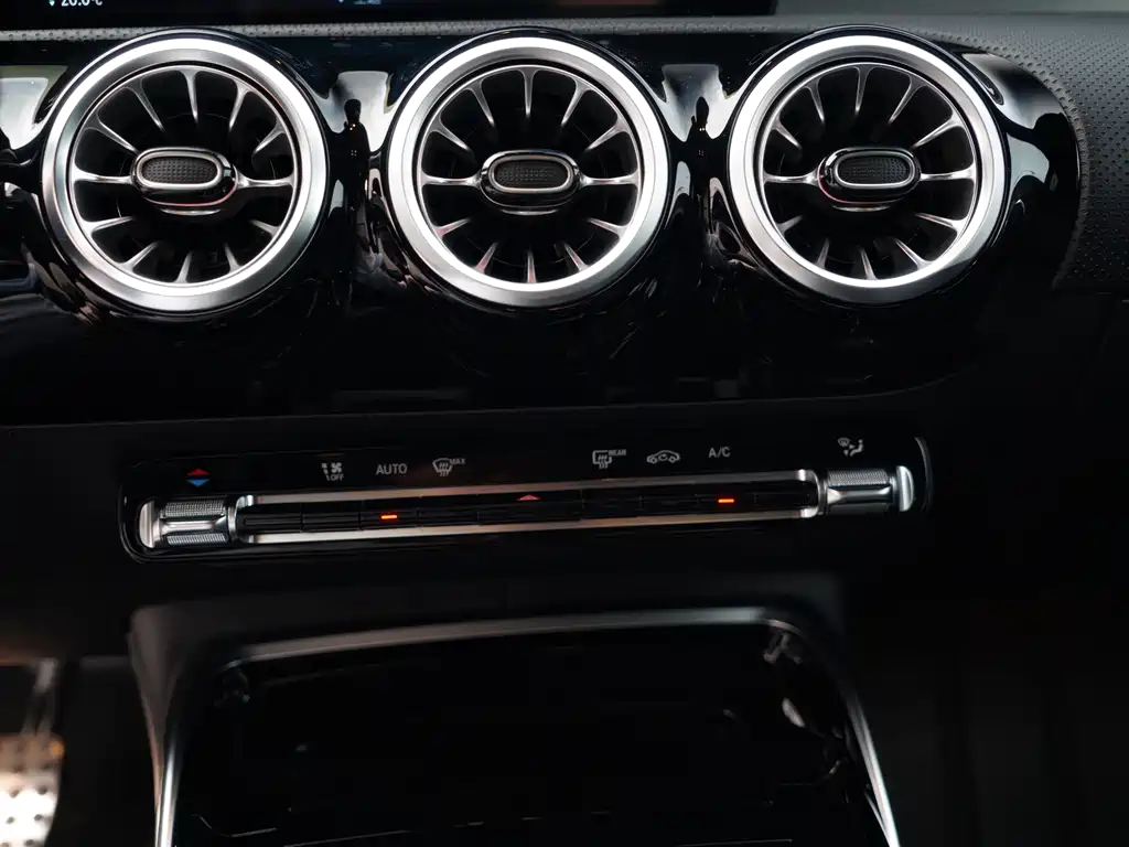 Mercedes-Benz CLA AMG 2022 — фото 14