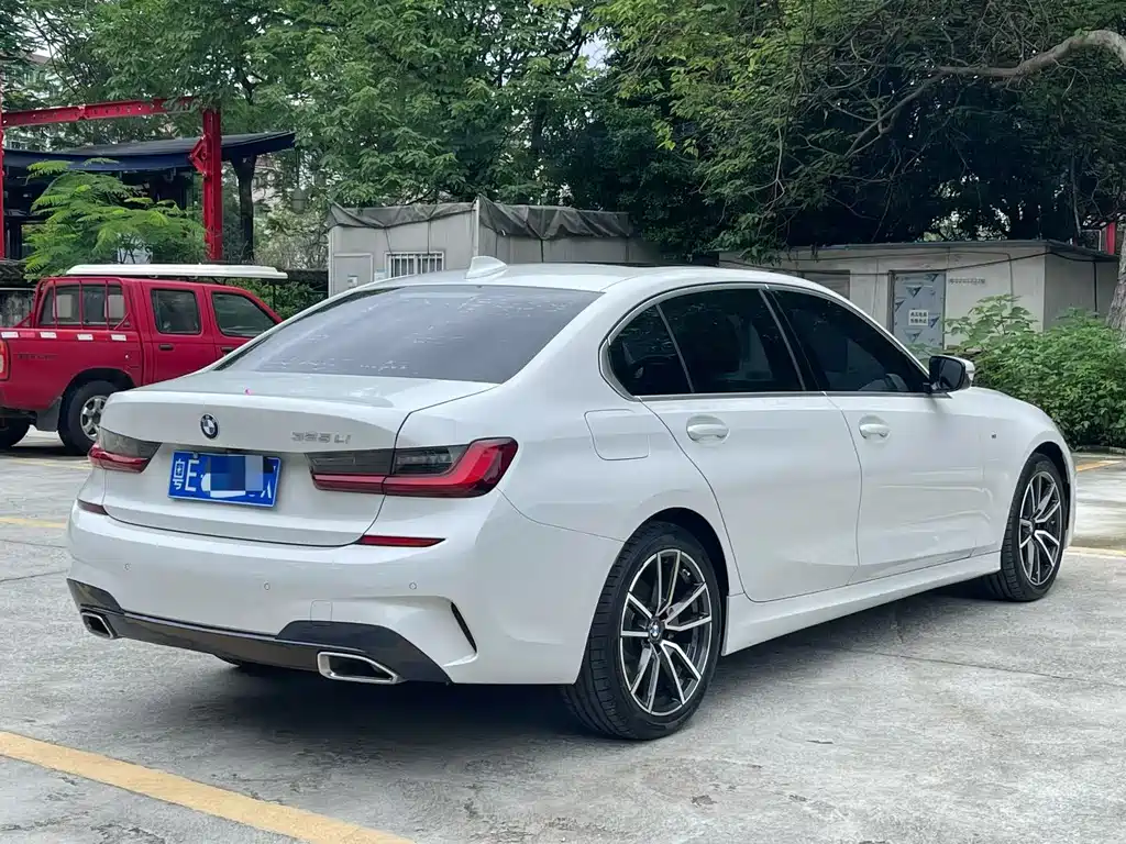 BMW 3 Series 2022
