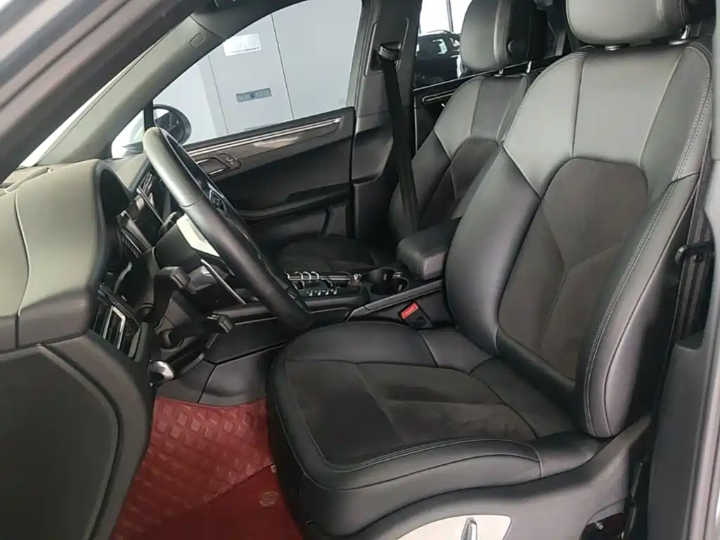 Porsche Macan 2020 — фото 15