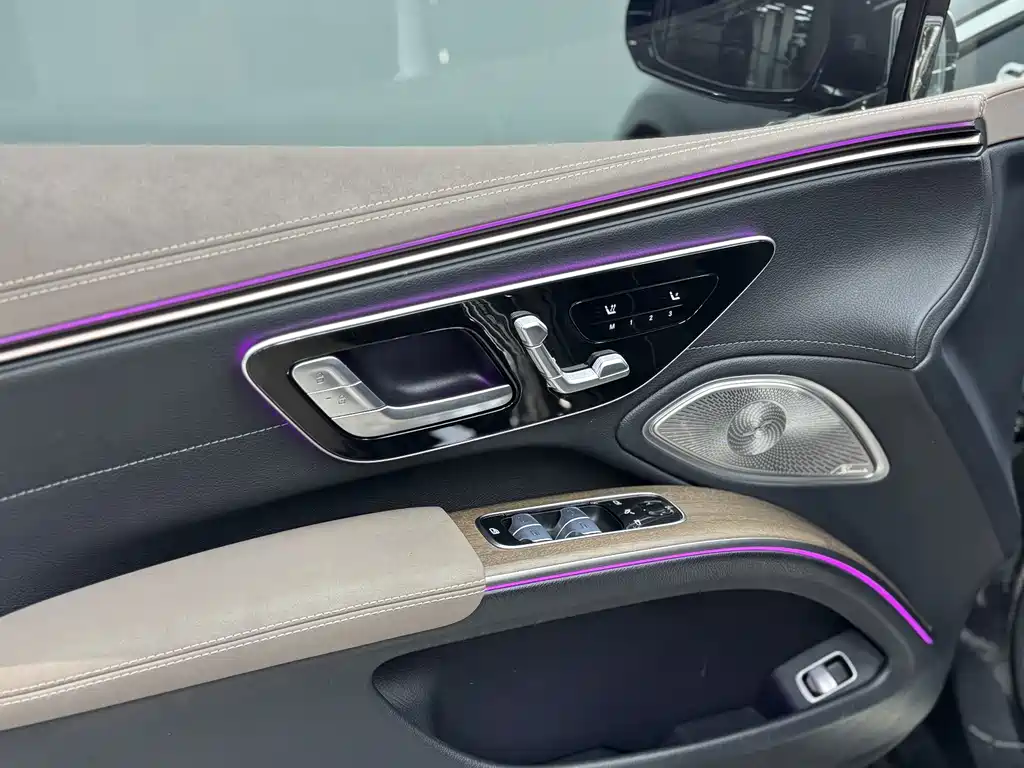 Mercedes-Benz EQS 2024 — фото 18