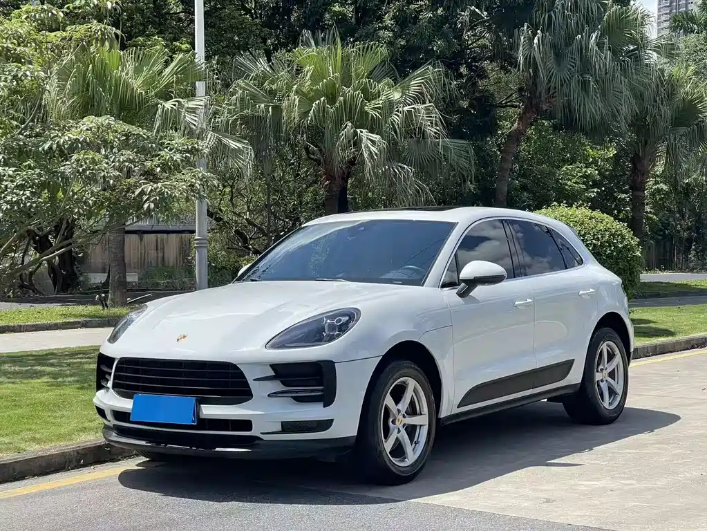 Porsche Macan 2019 — фото 1