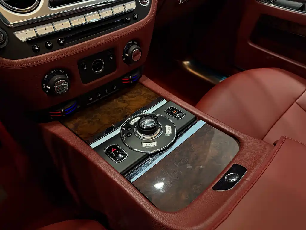 Rolls-Royce Ghost 2013 — фото 13