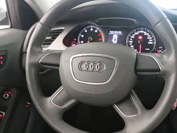 Audi A4L 2012