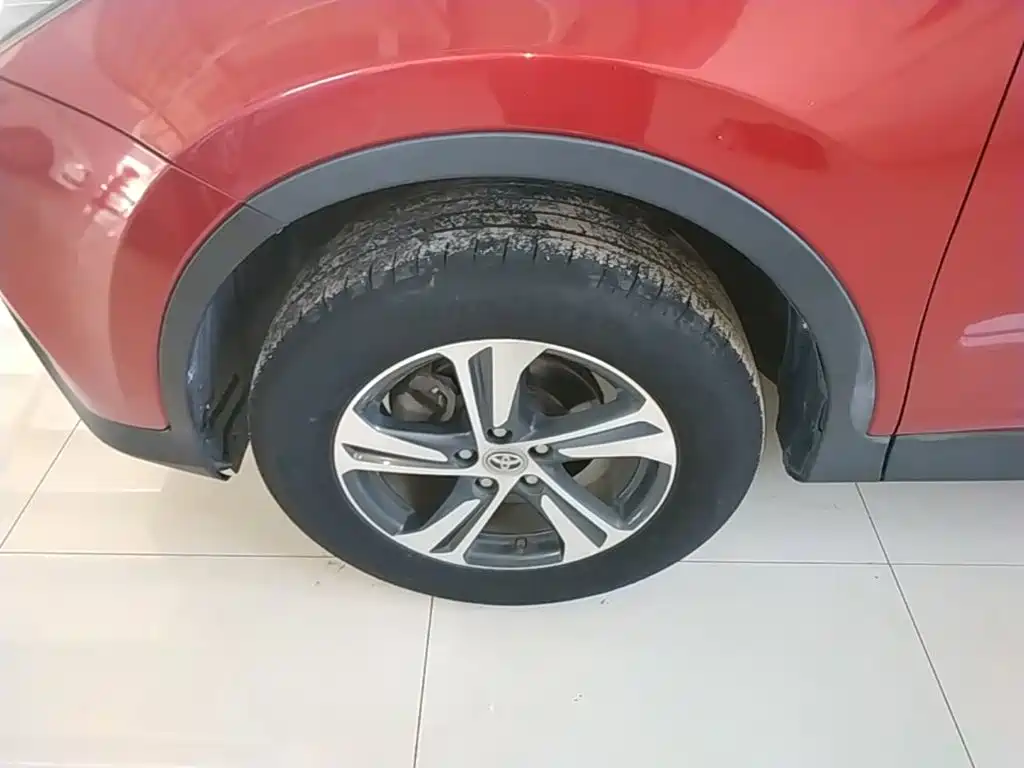 Toyota RAV4 2016 — фото 23