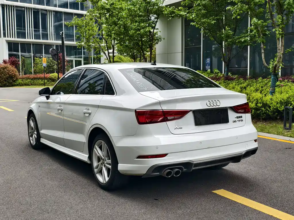 Audi A3 2019 — фото 9