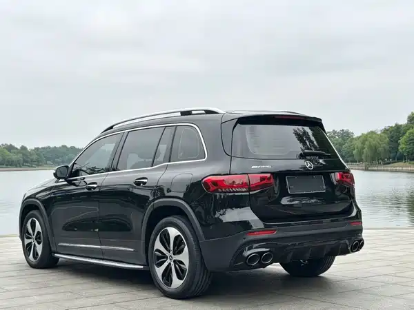 Mercedes-Benz GLB 2023