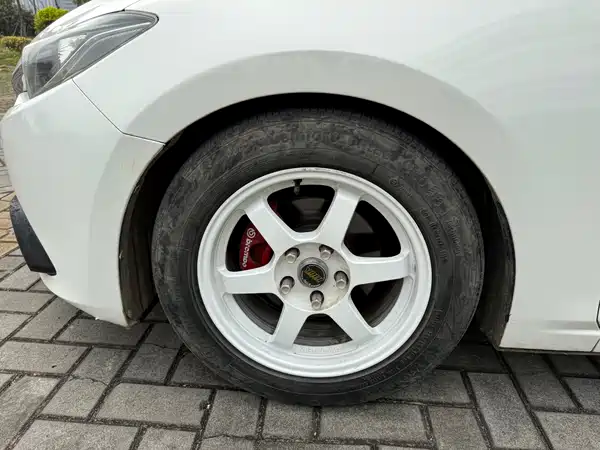 Mazda 3 Axela 2016