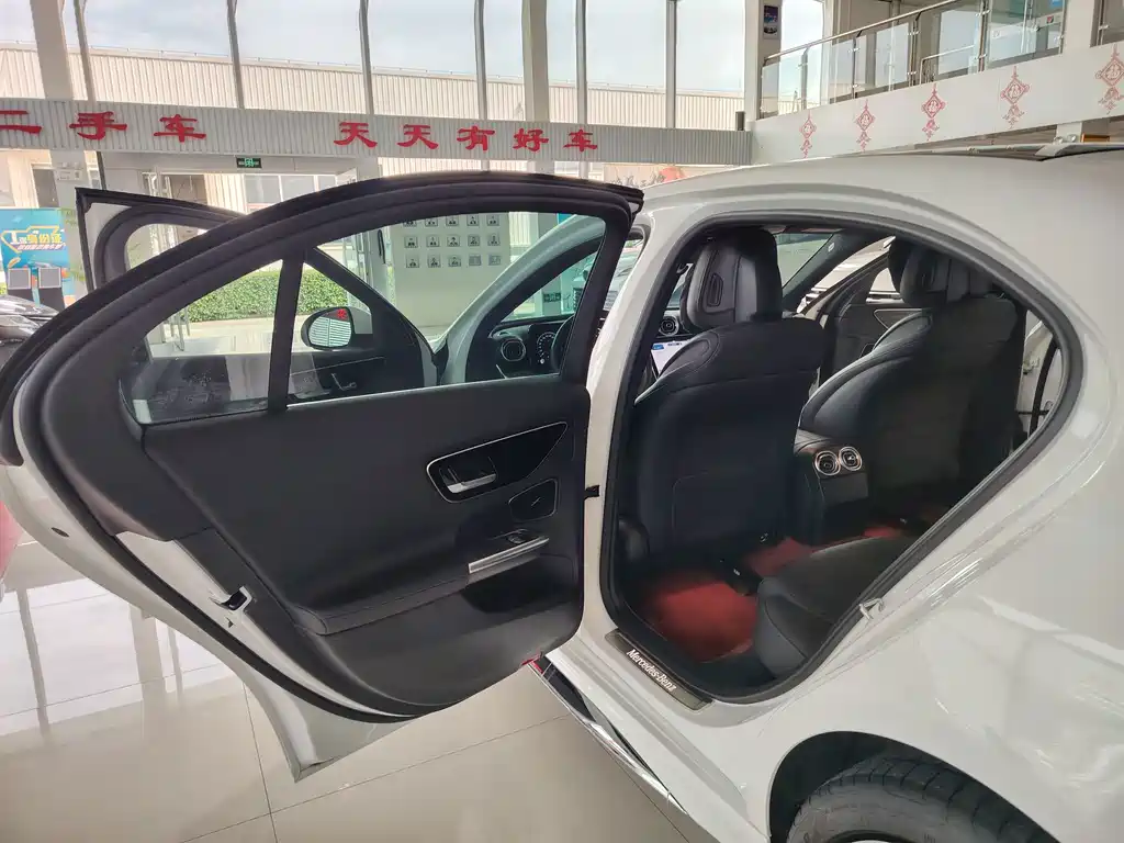 Mercedes-Benz C-Class 2023