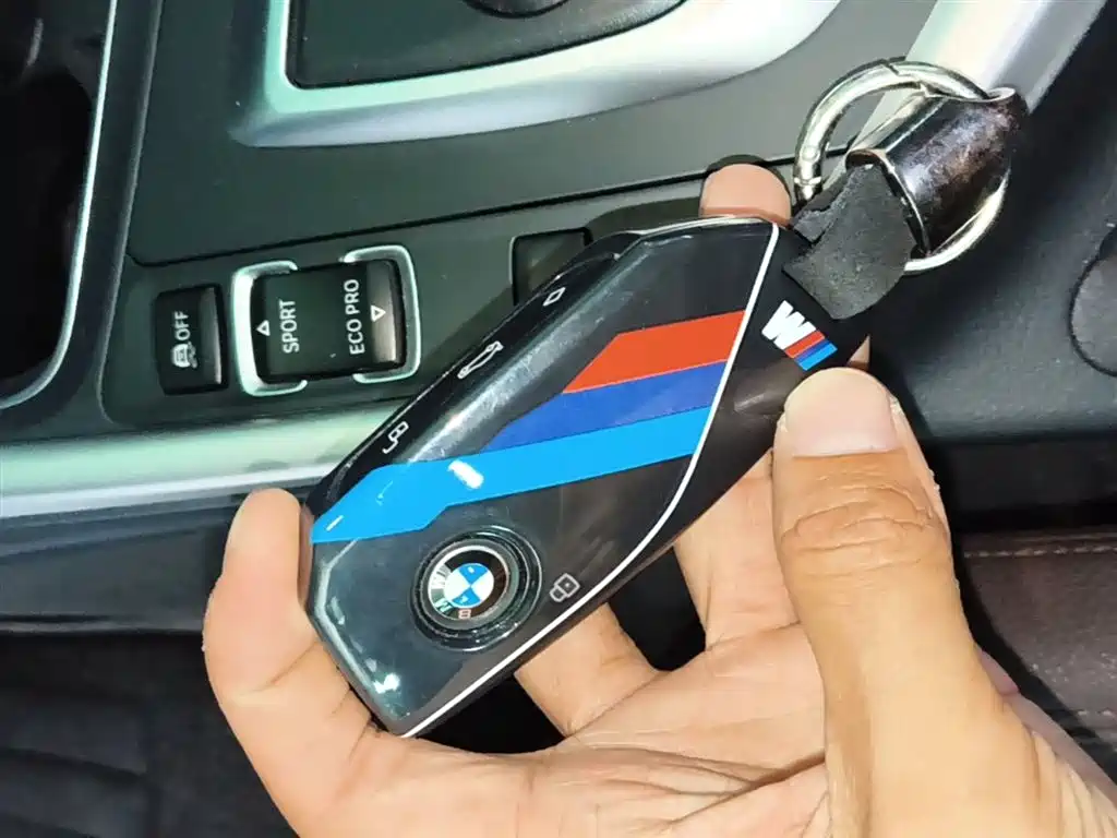 BMW 3 Series 2019 — фото 9