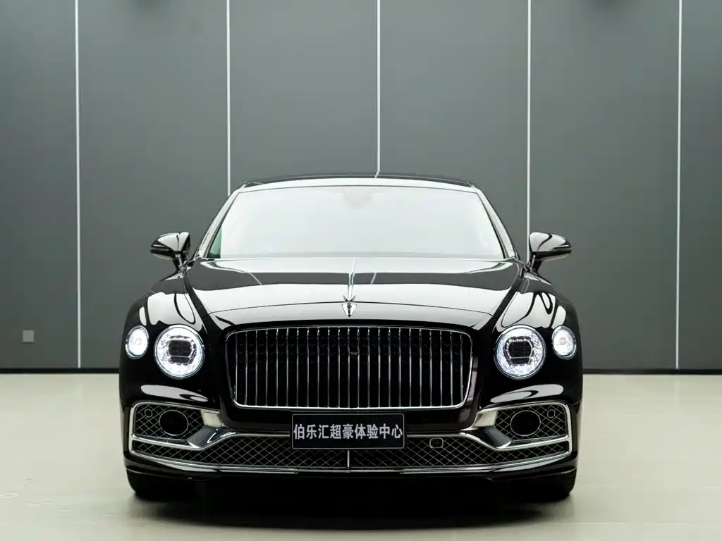 Bentley Flying Spur 2023 — фото 4