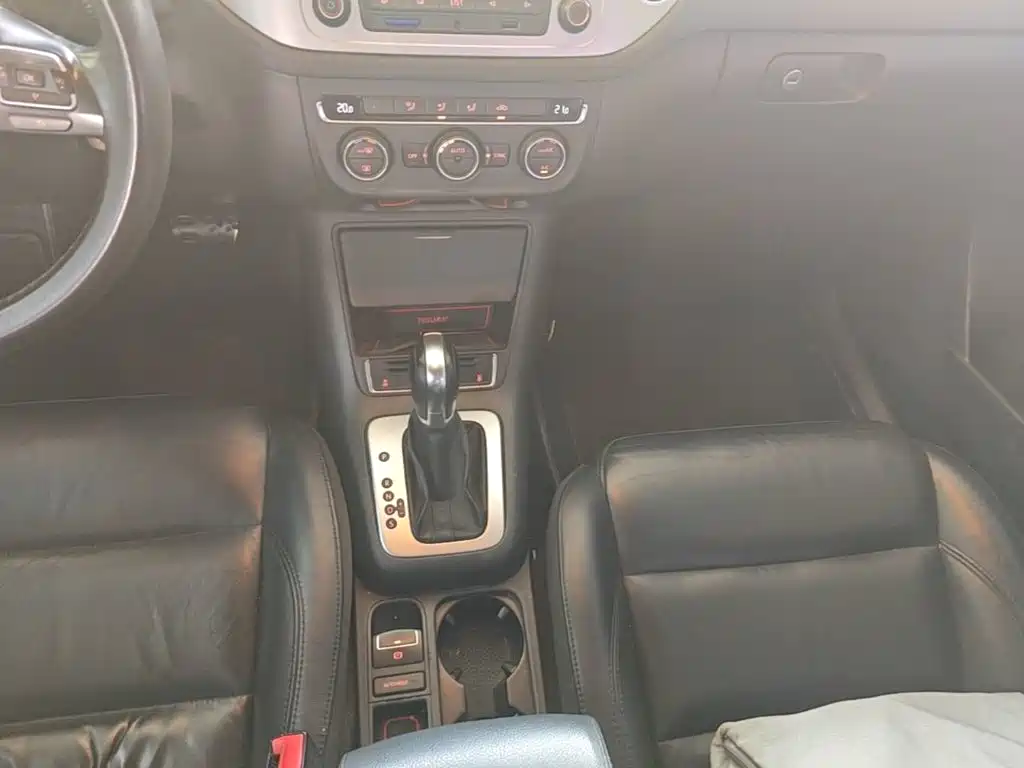 Volkswagen Tiguan 2015 — фото 14