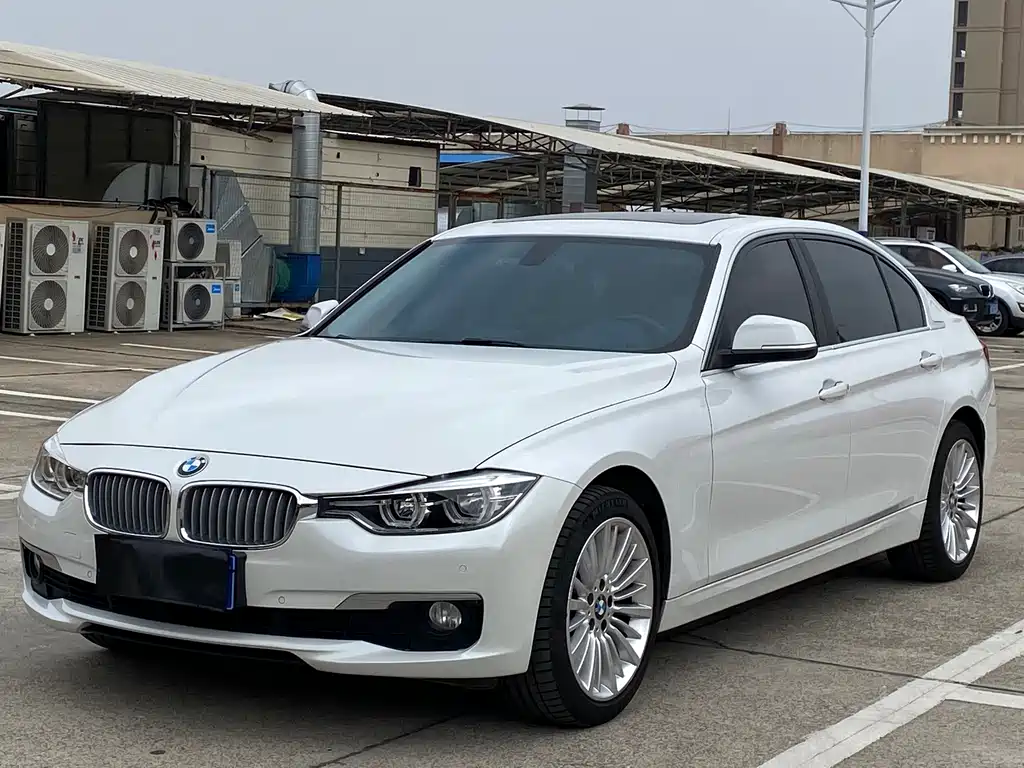 BMW 3 Series 2018 — фото 1