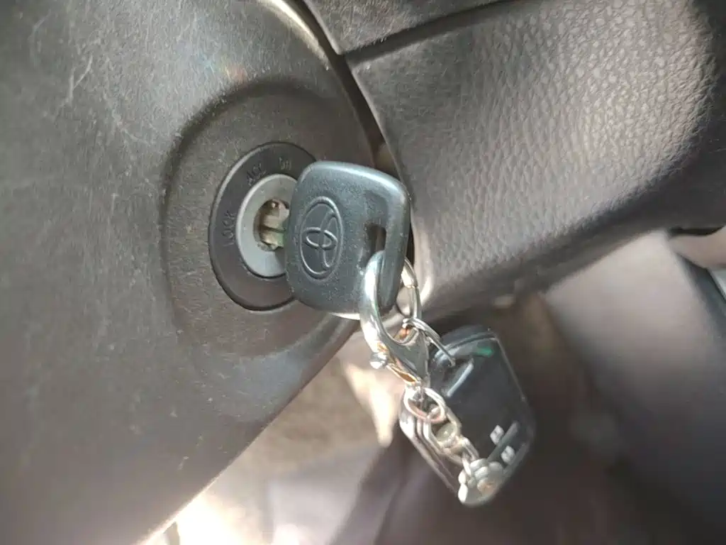 Toyota Yaris L 2015 — фото 17