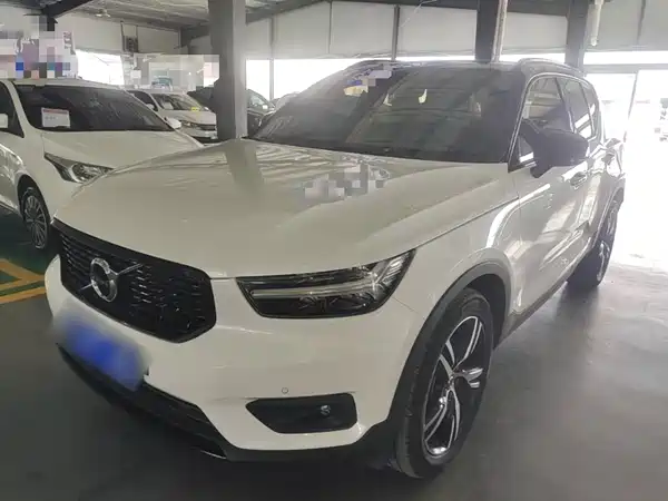 Volvo XC40 2021