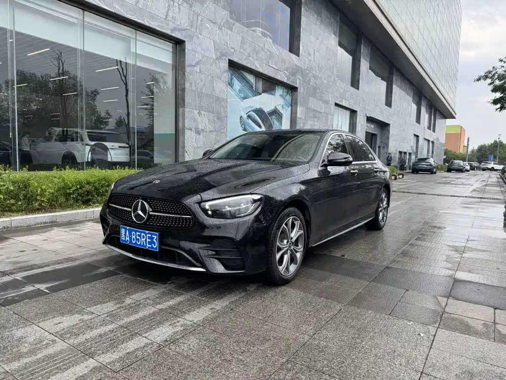 Mercedes-Benz E-Class 2023 — фото 1