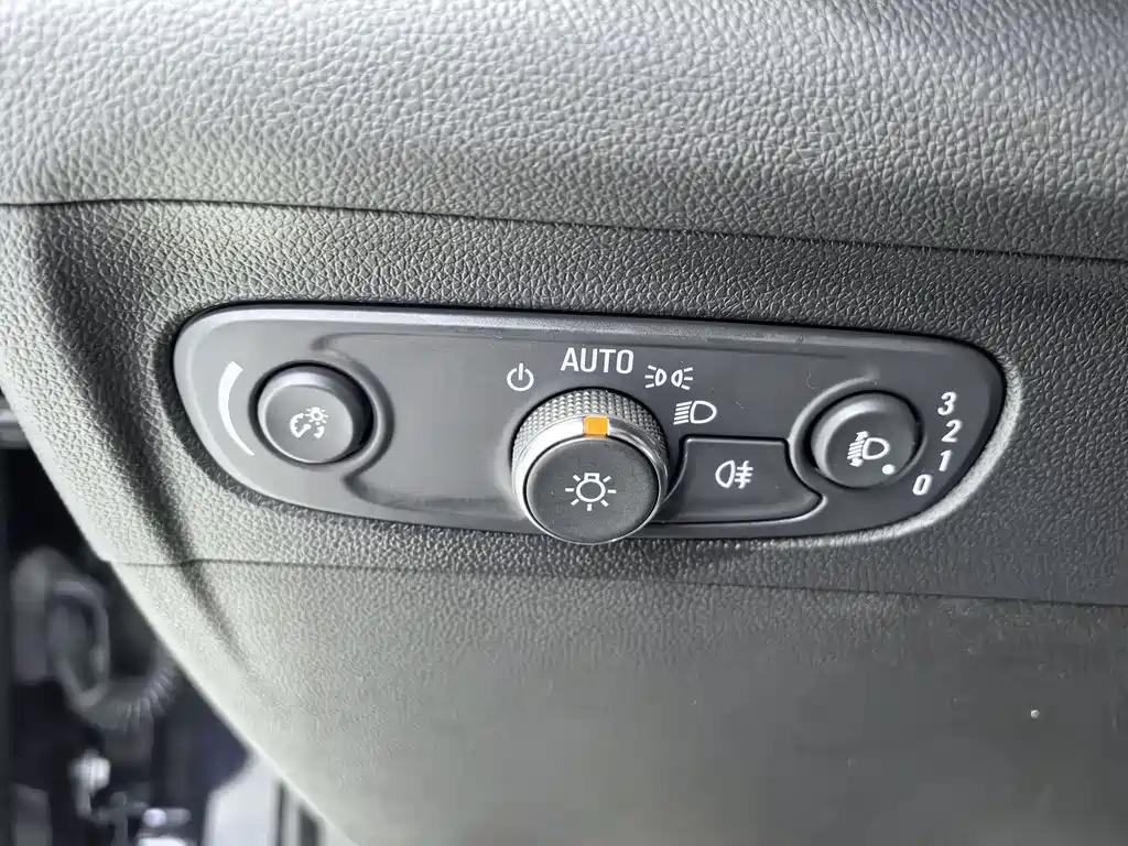Buick Envision Plus 2023 — фото 21
