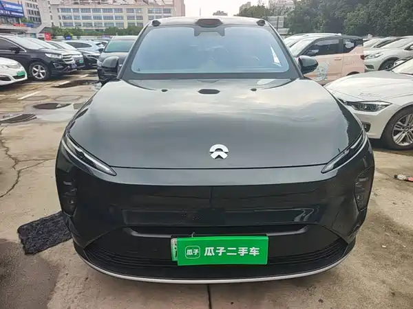 NIO ES8 2023