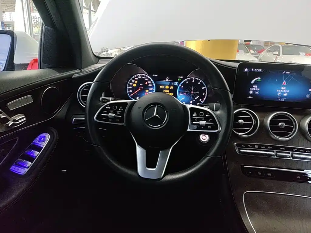 Mercedes-Benz GLC 2020 — фото 11