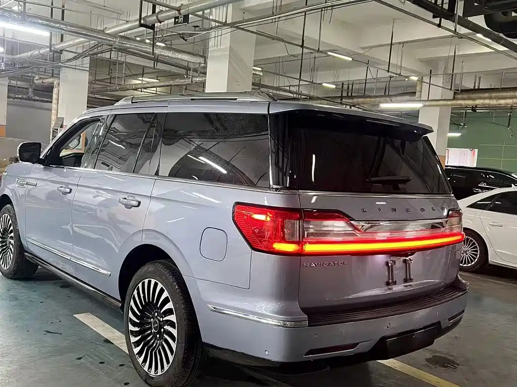 Lincoln Navigator 2021 — фото 4