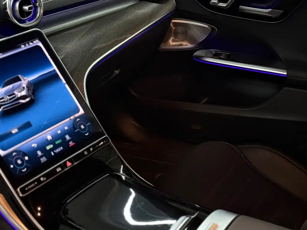 Mercedes-Benz C-Class 2024 — фото 16