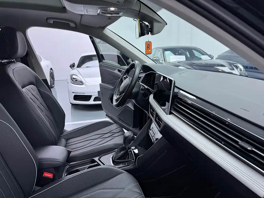 Volkswagen Tiguan L 2023 — фото 13