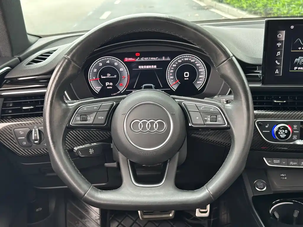 Audi A4L 2022 — фото 32