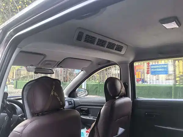 Dongfeng Scenery 330 2016