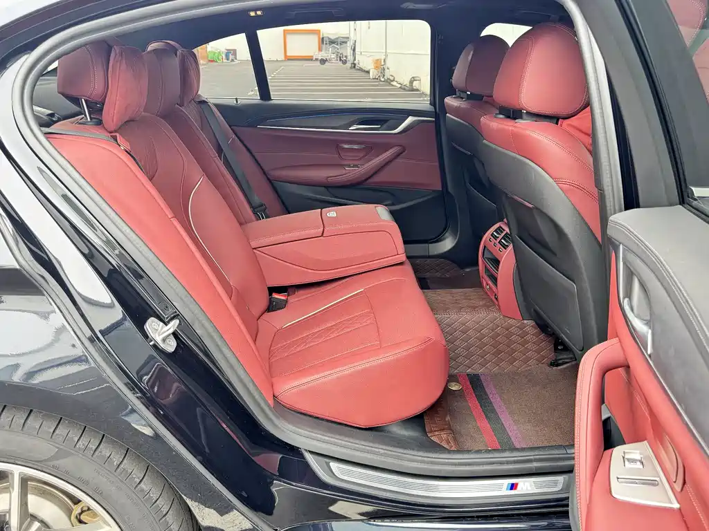 BMW 5 Series New Energy 2023 — фото 11