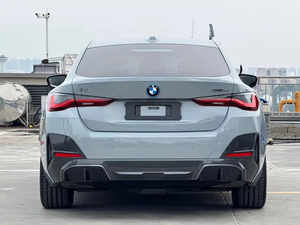 BMW i4 2023 — фото 14