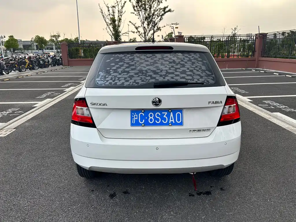 Skoda Fabia 2017 — фото 15