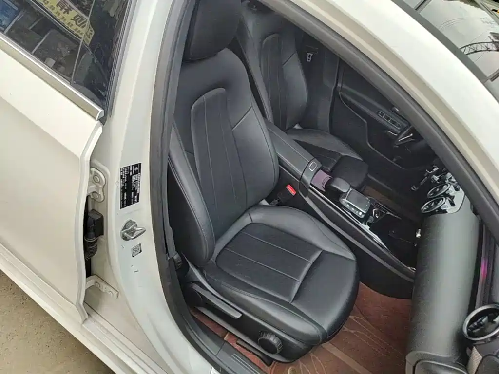 Mercedes-Benz A-Class 2023 — фото 25