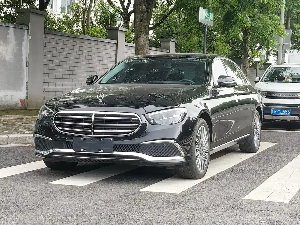 Mercedes-Benz E-Class 2023 — фото 1