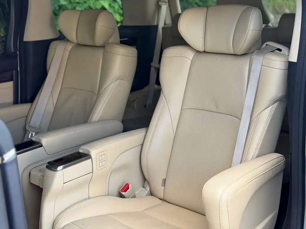 Toyota Alphard 2018 — фото 10