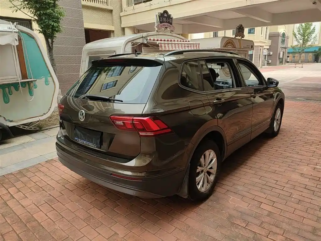 Volkswagen Tiguan L 2017 — фото 7