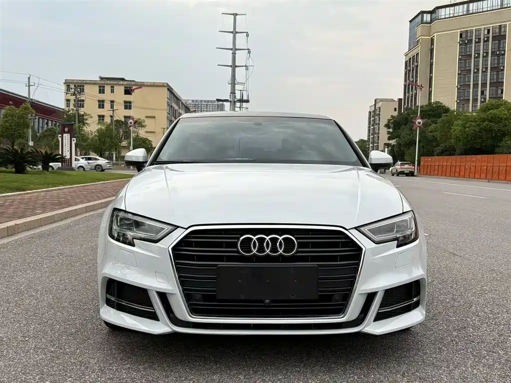 Audi A3 2019 — фото 3
