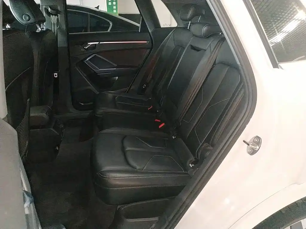 Audi Q3 2023 — фото 13