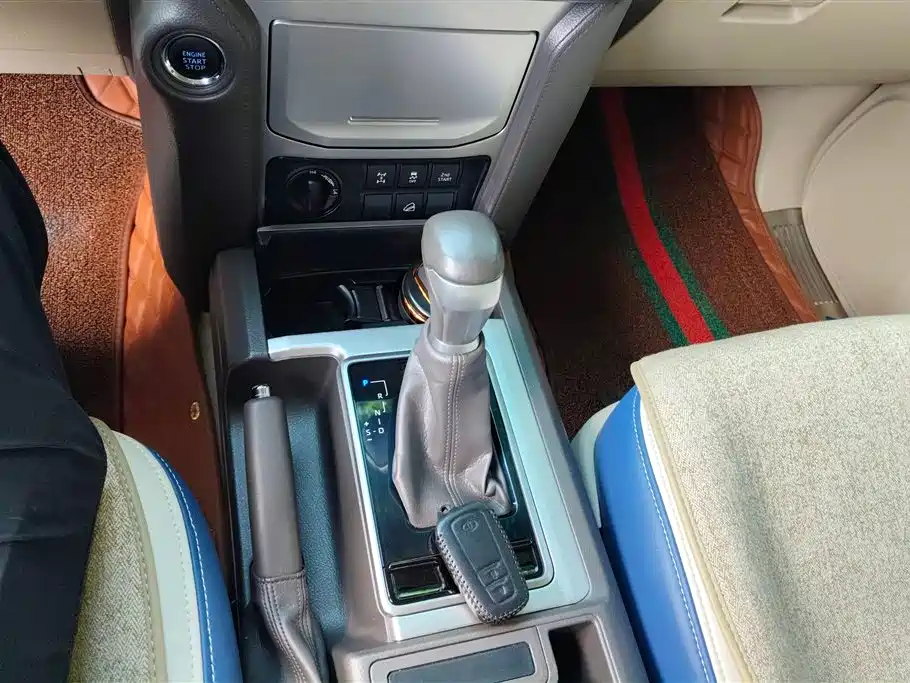 Toyota Prado 2020 — фото 16