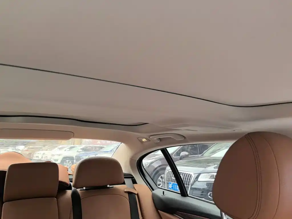 BMW 5 Series New Energy 2020 — фото 18