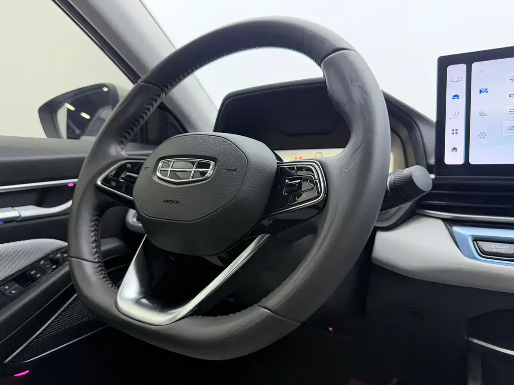 Geely Emgrand 2023 — фото 13
