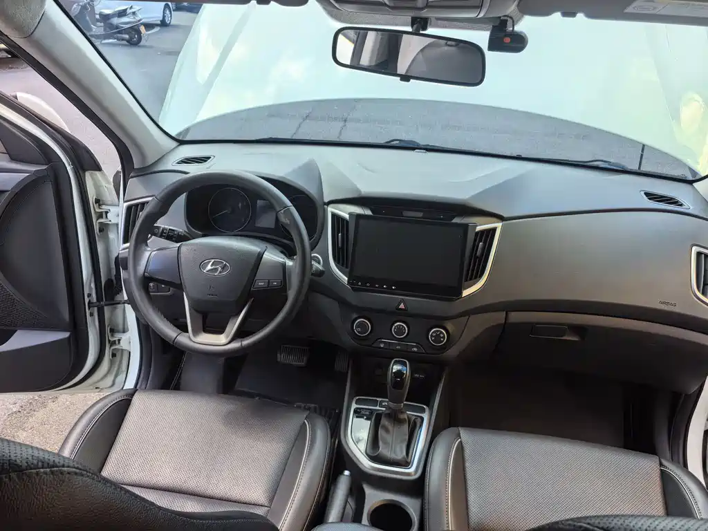 Hyundai ix25 2015 — фото 13