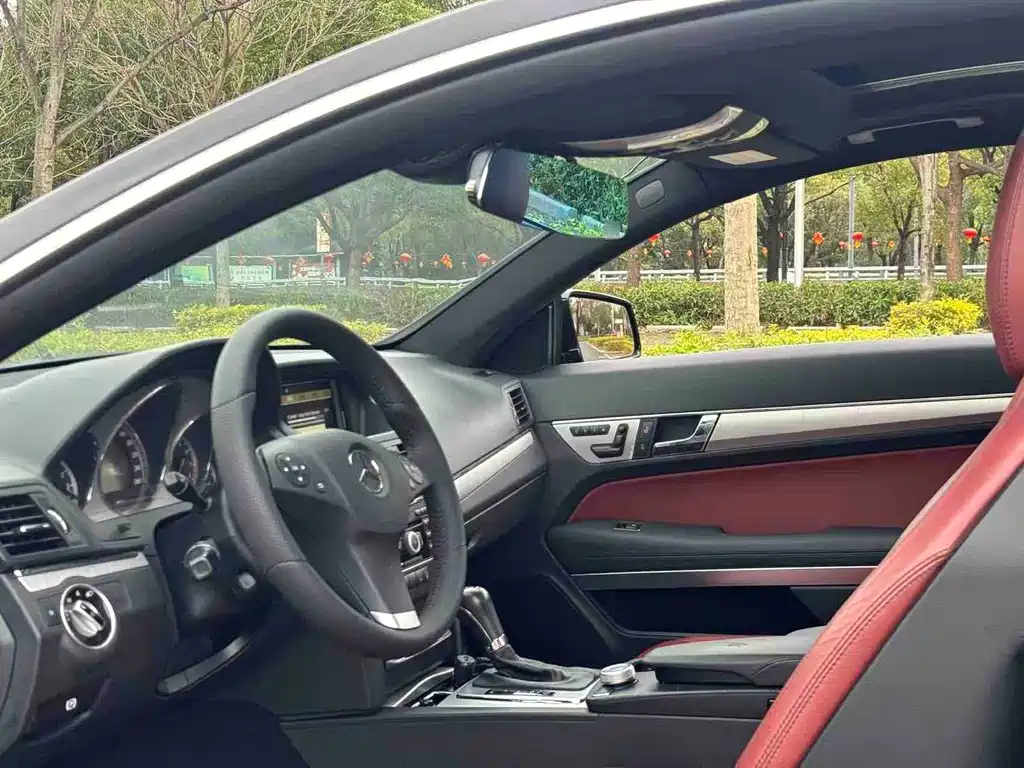 Mercedes-Benz E-Class 2011