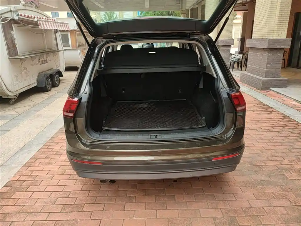 Volkswagen Tiguan L 2017 — фото 19